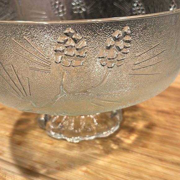 Vtg, Tiara Glass Ponderosa Pine Round Serving Bowl, Footed, 9.25" x 5.75" - Picture 4 of 7